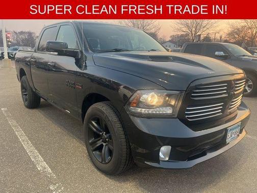 Brilliant Black Crystal Pearlcoat 2017 RAM 1500 Sport