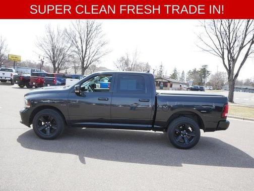 Brilliant Black Crystal Pearlcoat 2017 RAM 1500 Sport