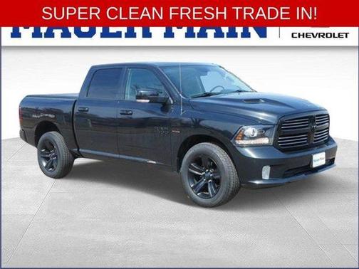 Brilliant Black Crystal Pearlcoat 2017 RAM 1500 Sport