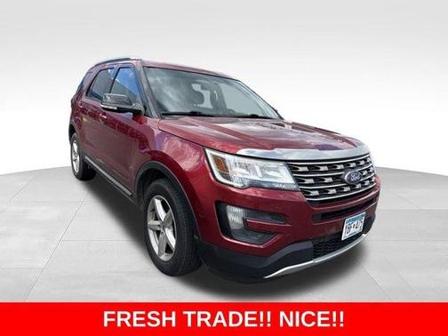 Maroon 2016 Ford Explorer XLT