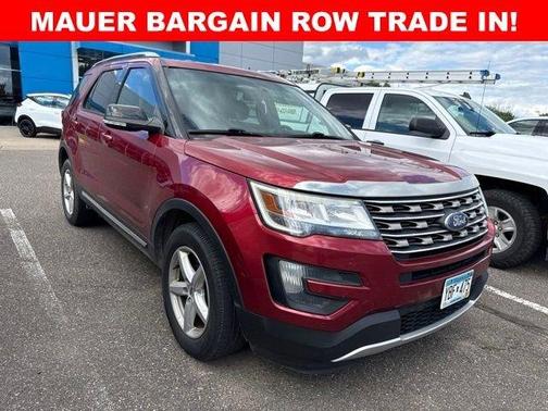 Maroon 2016 Ford Explorer XLT