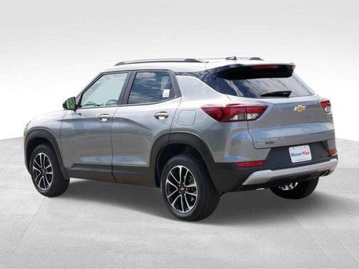 Gray 2026 Chevrolet Trailblazer LT