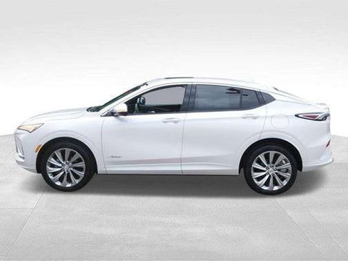 White Frost Tri-Coat 2024 Buick Envista Avenir