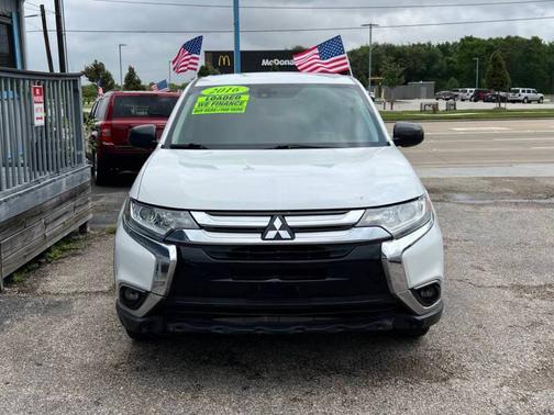 2016 Mitsubishi Outlander SE