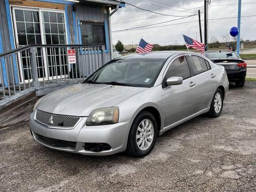 2011 Mitsubishi Galant Base
