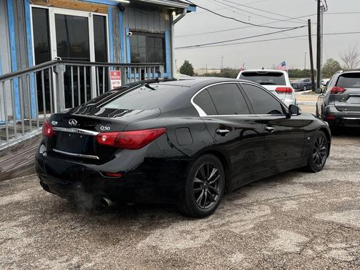 2015 INFINITI Q50 Premium