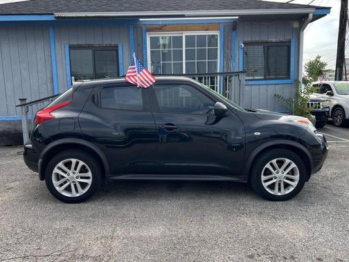 Sapphire Black 2013 Nissan Juke S