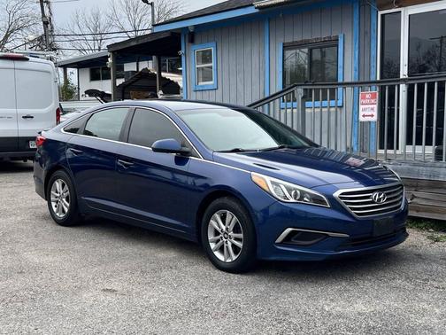 2017 Hyundai SONATA SE