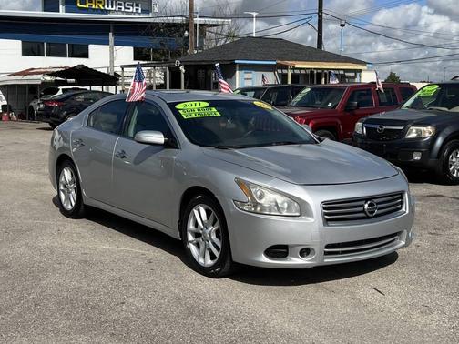 Brilliant Silver Metallic 2011 Nissan Maxima S