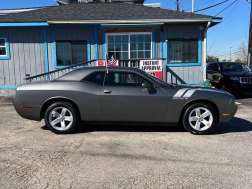 2011 Dodge Challenger Base