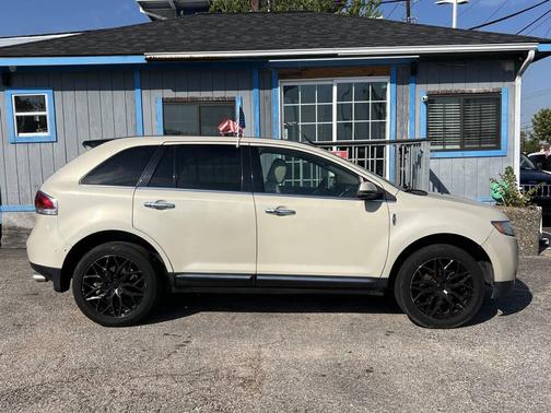 2015 Lincoln MKX Base