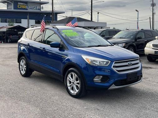 Blue 2018 Ford Escape SE