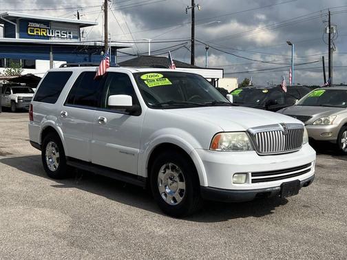 Oxford White Clearcoat 2006 Lincoln Navigator Luxury