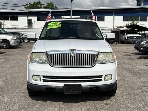 Oxford White Clearcoat 2006 Lincoln Navigator Luxury