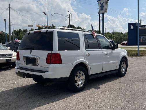 Oxford White Clearcoat 2006 Lincoln Navigator Luxury