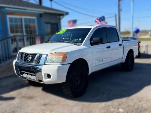 2012 Nissan Titan SV