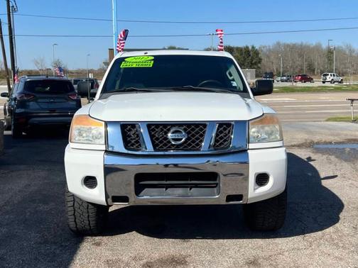 2012 Nissan Titan SV