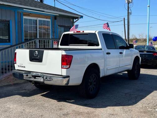 2012 Nissan Titan SV