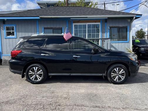 2017 Nissan Pathfinder S