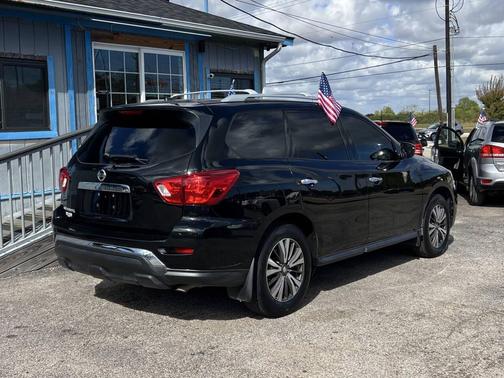 2017 Nissan Pathfinder S