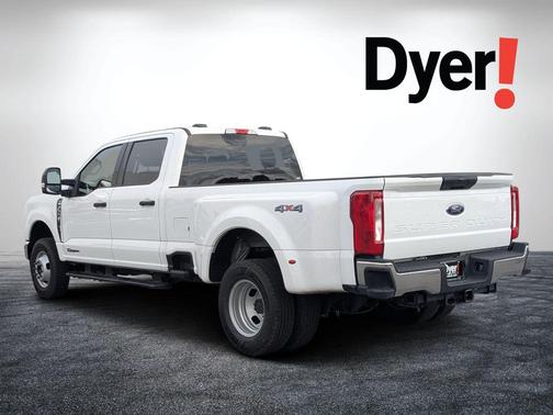 Oxford White 2025 Ford F-350 XLT
