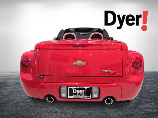 2004 Chevrolet SSR Base