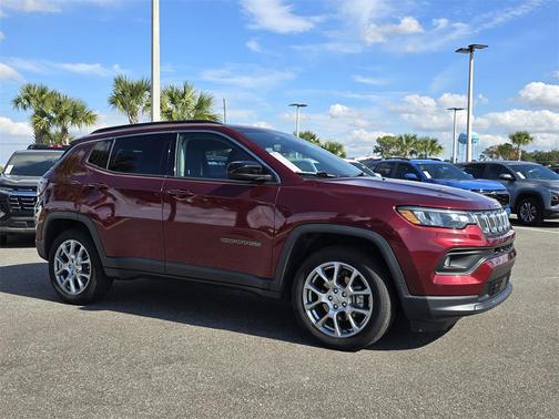 2022 Jeep Compass Latitude Lux