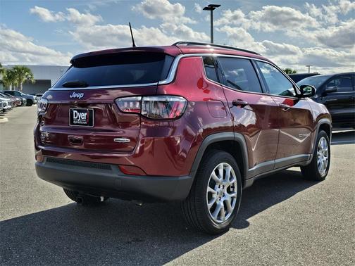 2022 Jeep Compass Latitude Lux