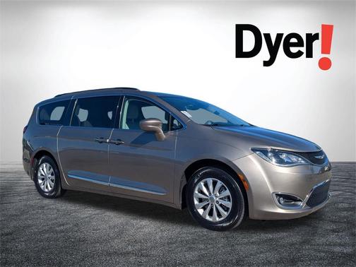 2017 Chrysler Pacifica Touring-L