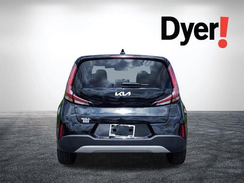Fusion Black 2024 Kia Soul LX