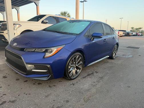 Blue Crush Metallic w/Black Sand Pearl Roof 2021 Toyota Corolla SE