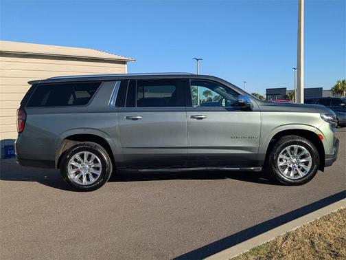 2023 Chevrolet Suburban Premier
