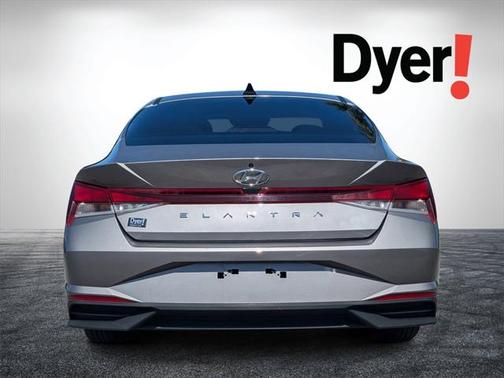 2022 Hyundai ELANTRA SE