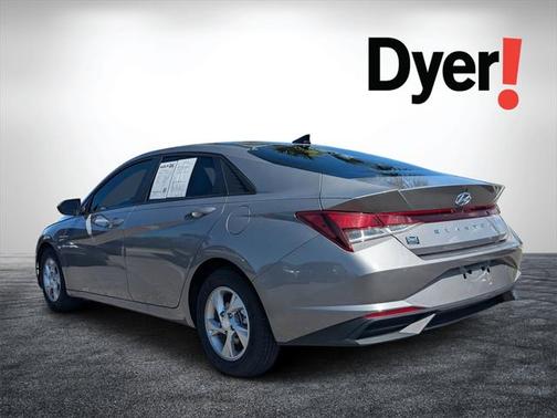 2022 Hyundai ELANTRA SE