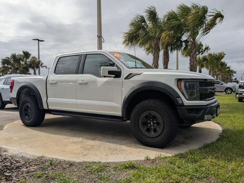 Oxford White 2023 Ford F-150 Raptor