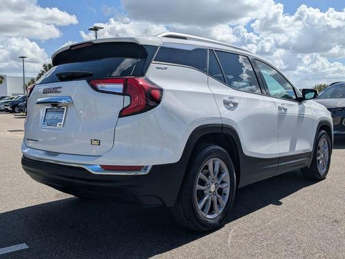 2023 GMC Terrain SLT