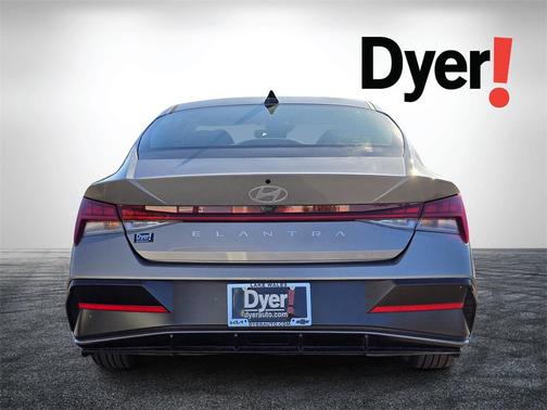 2025 Hyundai ELANTRA SEL