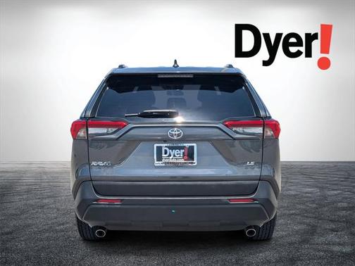 2020 Toyota RAV4 LE