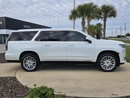 2023 Cadillac Escalade ESV Premium Luxury