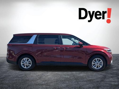 2024 Kia Carnival LX