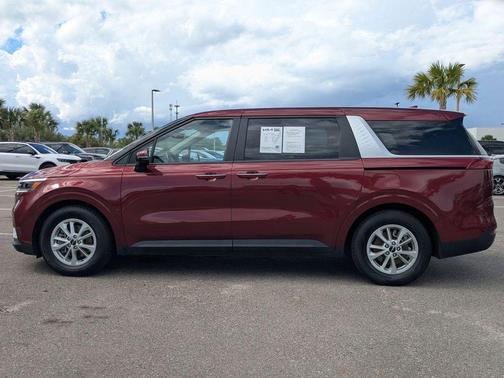 2024 Kia Carnival LX