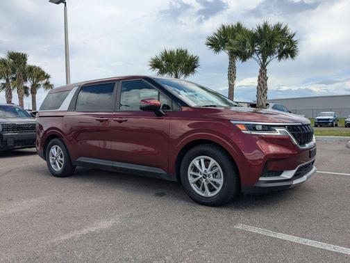 2024 Kia Carnival LX