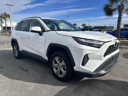 2022 Toyota RAV4 XLE