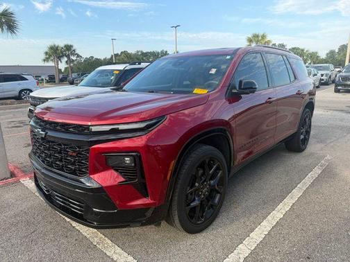Radiant Red Tintcoat 2024 Chevrolet Traverse RS