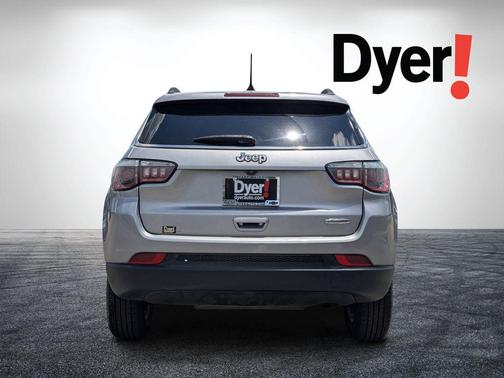 Billet Silver Metallic Clearcoat 2018 Jeep Compass Latitude