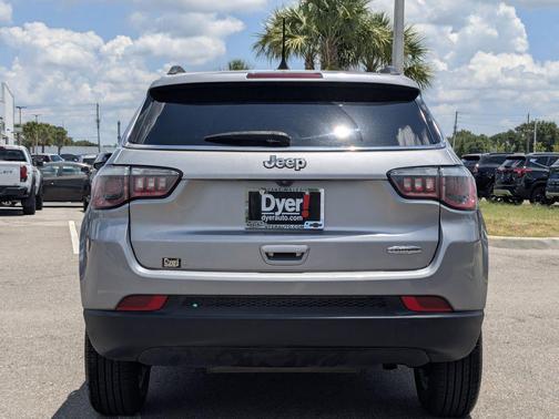 Billet Silver Metallic Clearcoat 2018 Jeep Compass Latitude