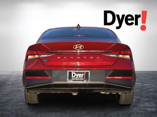 2025 Hyundai ELANTRA SEL