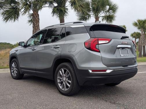 Sterling Metallic 2023 GMC Terrain SLT