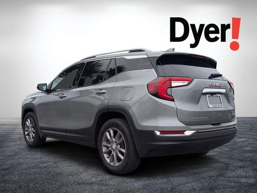 Sterling Metallic 2023 GMC Terrain SLT