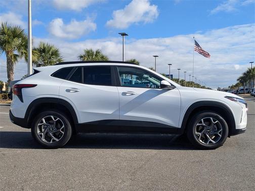 2025 Chevrolet Trax LT